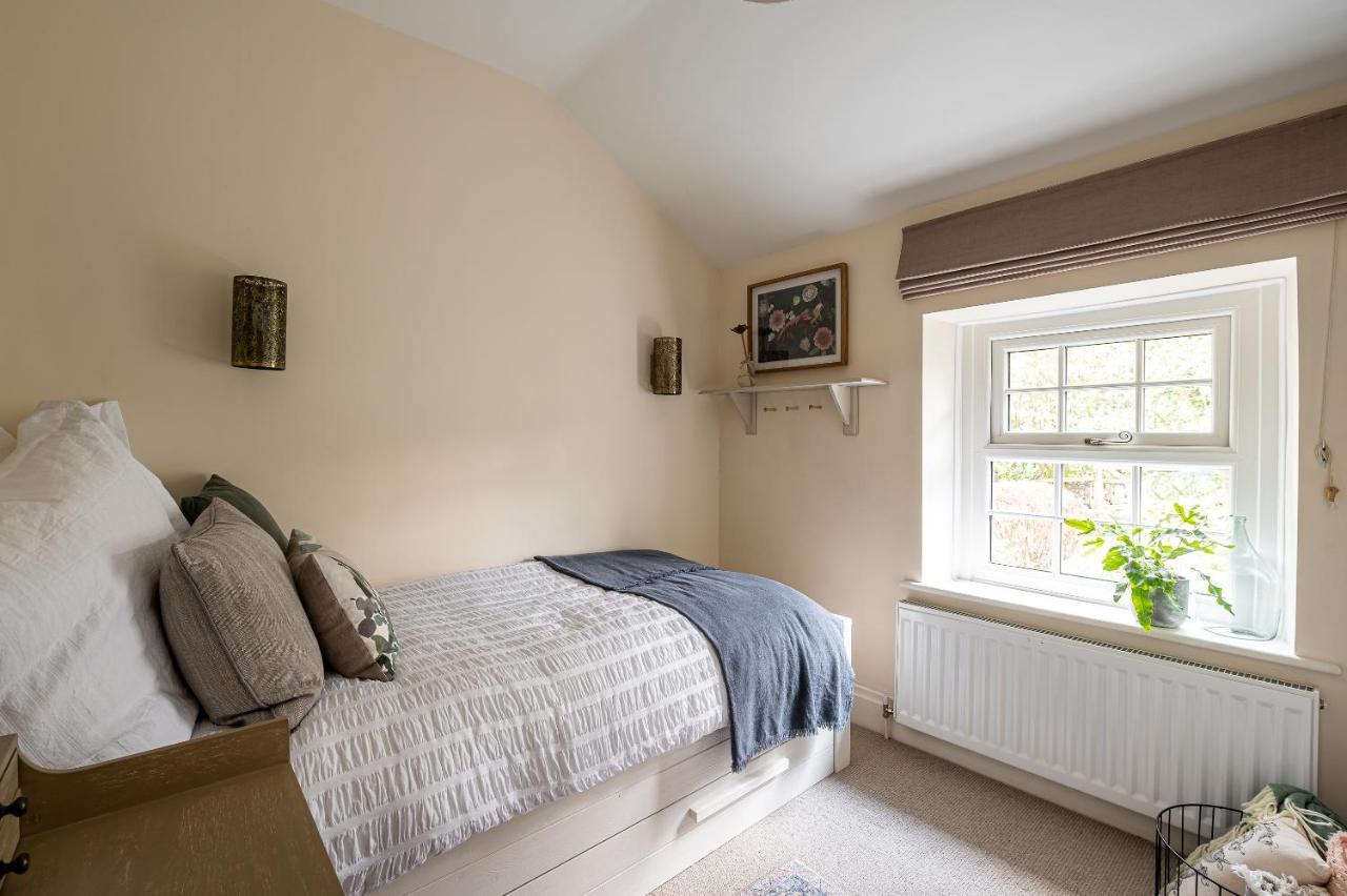 Stunning Country Cottage Pool in Wharfedale Bagian luar foto